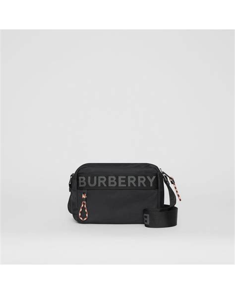 burberry tasche lack schwarz|Burberry store online.